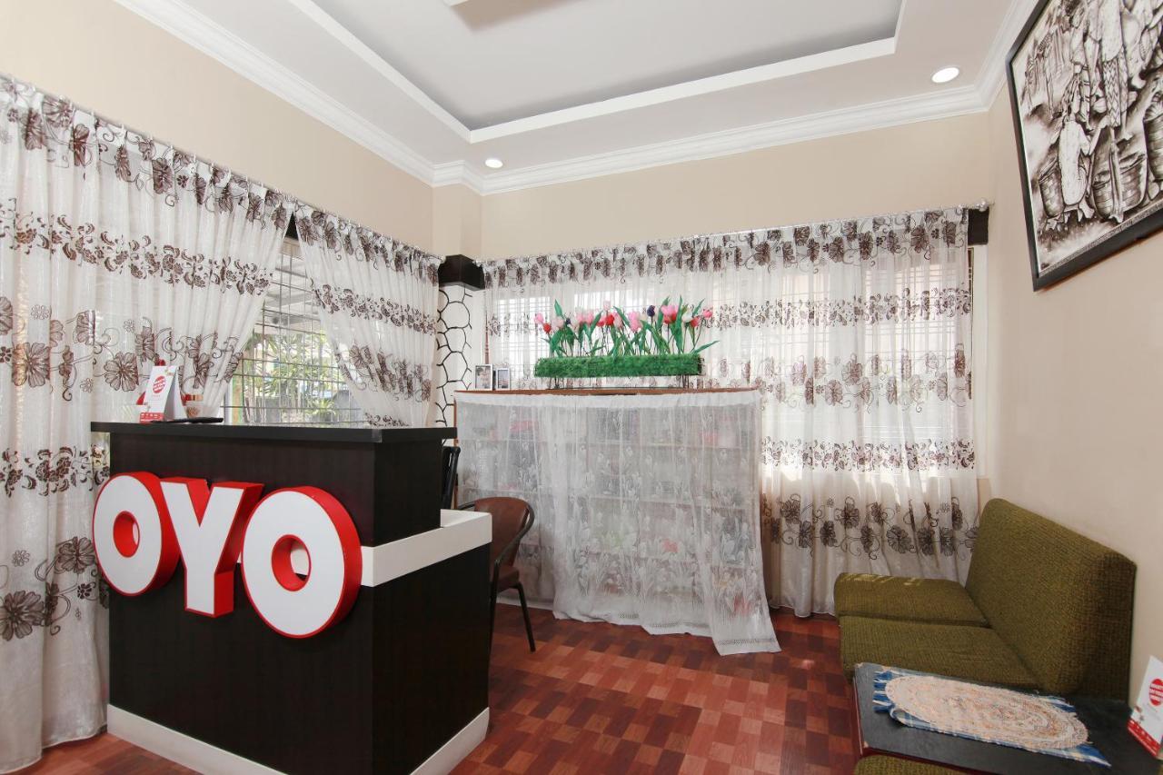 Oyo 799 Hotel Dieng Berastagi Εξωτερικό φωτογραφία