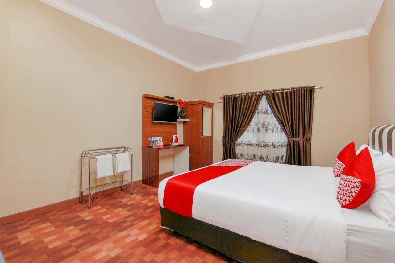 Oyo 799 Hotel Dieng Berastagi Εξωτερικό φωτογραφία