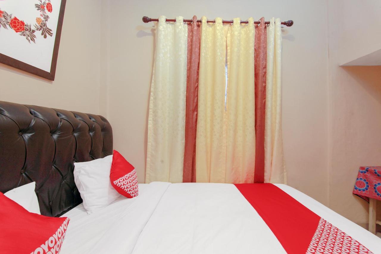 Oyo 799 Hotel Dieng Berastagi Εξωτερικό φωτογραφία