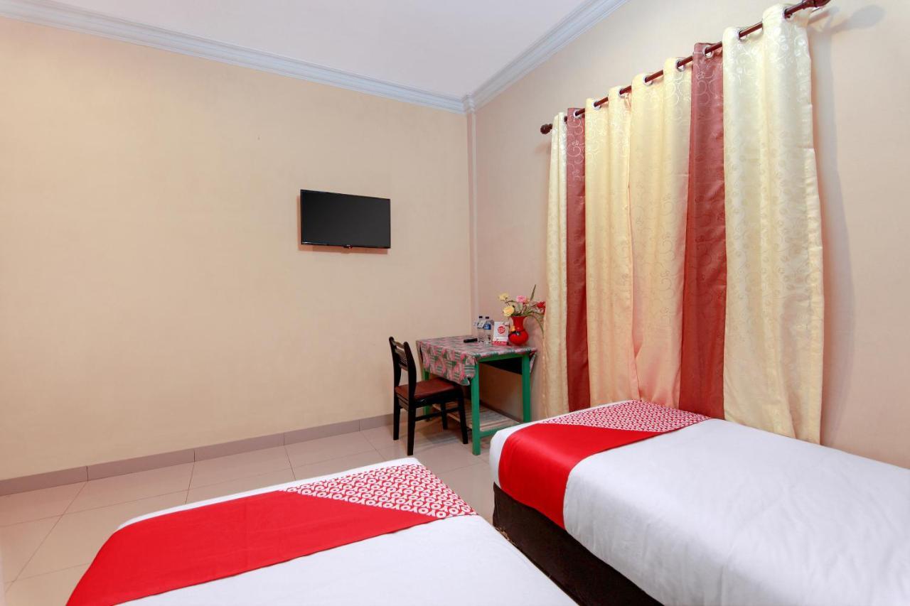 Oyo 799 Hotel Dieng Berastagi Εξωτερικό φωτογραφία